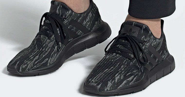 adidas Originals Swift Run Sneaker + 6er Pack Socken für 50,58€ (statt ~77€)