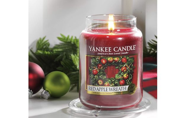 🍎 Yankee Candle Duftkerze Red Apple Wreath für 18,22€ (statt 26€)