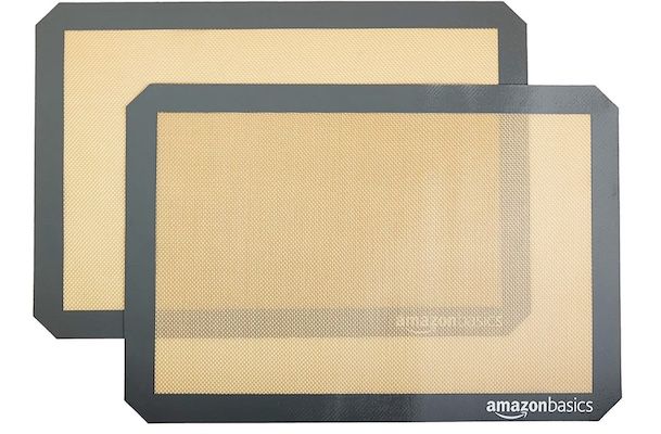 2 x Amazon Basics Backmatte aus Silikon für 10€ (statt 14€)   Prime