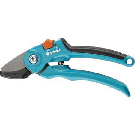 Gardena Stabile Rebenschere mit Amboss-Schneide für 10,63€ (statt 15€)