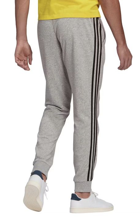 adidas Essentials French Terry Herren Jogginghose für 23,68€ (statt 32€)