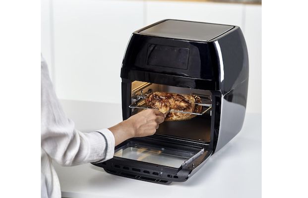 BLACK+DECKER   Heißluftfritteuse und Backofen für 87,49€ (statt 136€)