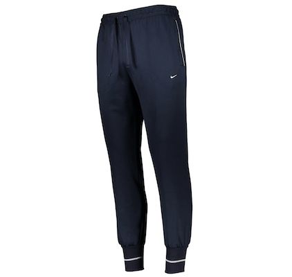 Nike Strike 22 Hoodie & Jogginghose für 49,99€ (statt 64€)