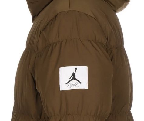 Jordan Essential Statement Parka Daunenmantel für 85,94€ (statt 235€)