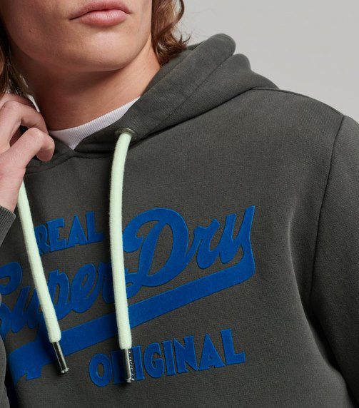 Superdry Hoodie mit Neon Vintage Logo für 28,76€ (statt 39€)