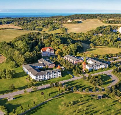 Rügen: 2 ÜN im 4* Precise Resort inkl HP, Bade- & Saunalandschaft ab 95€ p.P.