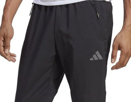 Adidas IB8147 Herren Trainingshose für 24,98€ (statt 40€)