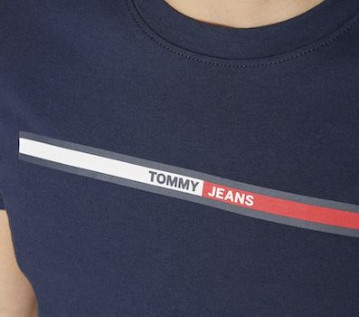 Tommy Jeans Herren T Shirt Essential Flag Tee für 16,95€ (statt 24€)