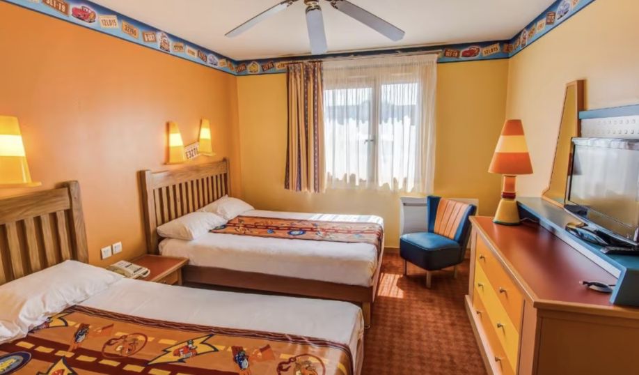 🏰 2 ÜN Disney Hotel  & 3 Tage Eintritt Disneyland Paris + WD Studios ab 394€ p.P.