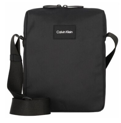 Calvin Klein Mini Bag Reporter mit Lo­go Auf­nä­her ab 23,93€ (statt 53€)