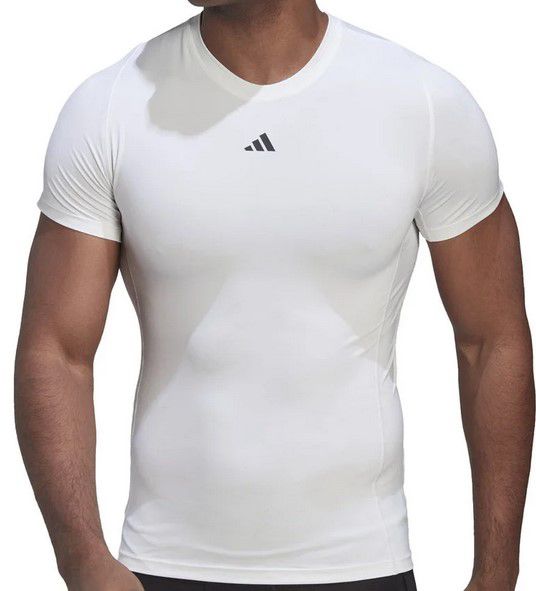 Adidas Men TechFit Tee Herren T Shirt Rundhals für 14,98€ (statt 28€)