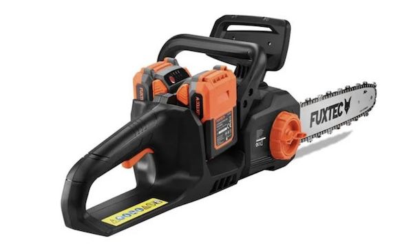 Schnell? Fuxtec FX E2KS Akku Kettensäge + 2 Akkus für 74€ (statt 142€)