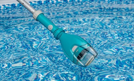 Bestway AquaTech batteriebetriebener Poolsauger, 150cm für 32,95€ (statt 38€)