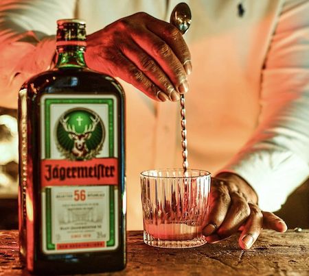 1 L Jägermeister Premium Kräuterlikör 35% Vol. für 15,77€ (statt 20€)   Prime