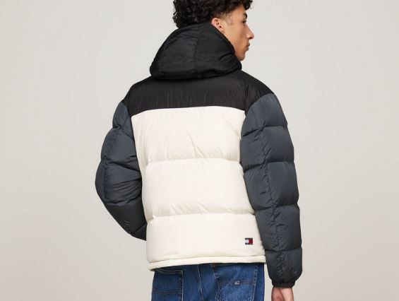 Tommy Jeans Alaska Daunenjacke für 204,87€ (statt 250€)