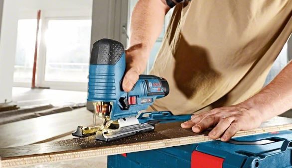 Bosch Professional GST 12V 70 Akku Stichsäge für 80,90€ (statt 90€)