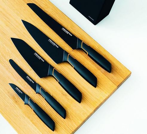 Fiskars Edge Design Messerblock mit 5 Messern für 86,99€ (statt 103€)