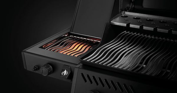 🥩 Napoleon Phantom Freestyle 425 SIB Gasgrill mit Sizzle Zone für 679€ (statt 899€)