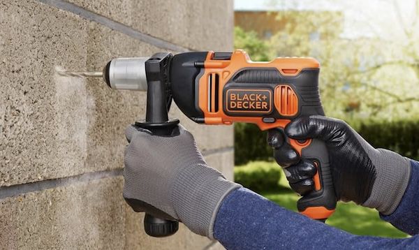 Black & Decker BEH850K 1 Gang Schlagbohrmaschine inkl. 6 Bohrer ab 36,33€ (statt 58€)