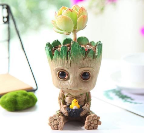 thematys Baby Groot Blumentopf, 11x6x6cm für 8,99€ (statt 16€)