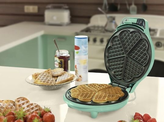 Bestron Waffeleisen für klassische Herzwaffeln für 17€ (statt 29€)