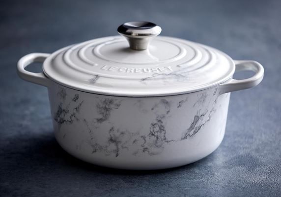 Le Creuset Signature Gusseisenbräter mit Deckel, 24cm für 127,49€ (statt 150€)