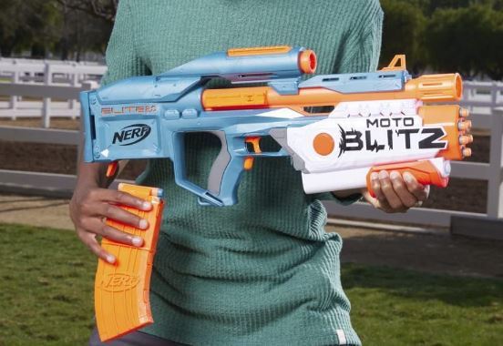 Hasbro Nerf Elite 2.0 Motoblitz Blaster inkl. 22 Darts für 23€ (statt 30€)