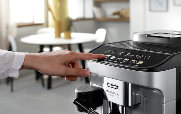 ☕️ DeLonghi Magnifica Evo Kaffeevollautomat mit Milchsystem für 469,99€ (statt 550€)