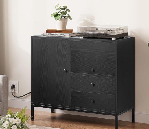 YITAHOME Sideboard mit 3 Schubladen & Steckdosen für 83,99€ (statt 130€)