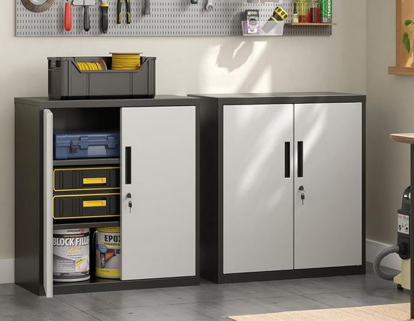 Songmics Mehrzweckschrank mit 2 Türen, abschließbar für 91,79€ (statt 108€)