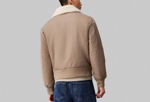 Calvin Klein Aviator Sherpa Jacke für 117,44€ (statt 140€)