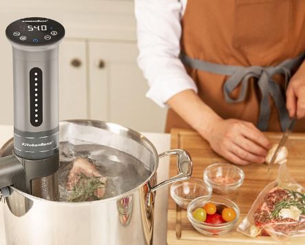 KitchenBoss G310S Sous Vide Stick mit 1.100W für 81,06€ (statt 100€)