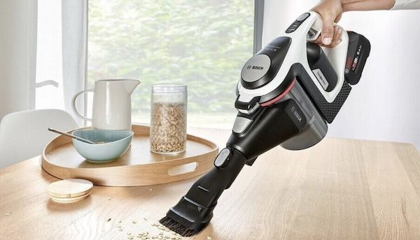 Bosch BSS825ALL Akku Staubsauger mit viel Zubehör für 377€ (statt 419€)