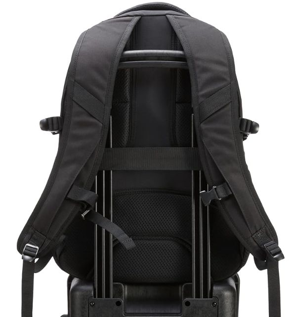 Amazon Basics Laptop Rucksack bis 15,6 Zoll für 14,99€ (statt 28€)