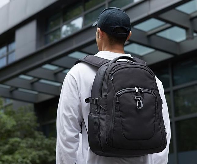 Amazon Basics Laptop Rucksack bis 15,6 Zoll für 14,99€ (statt 28€)