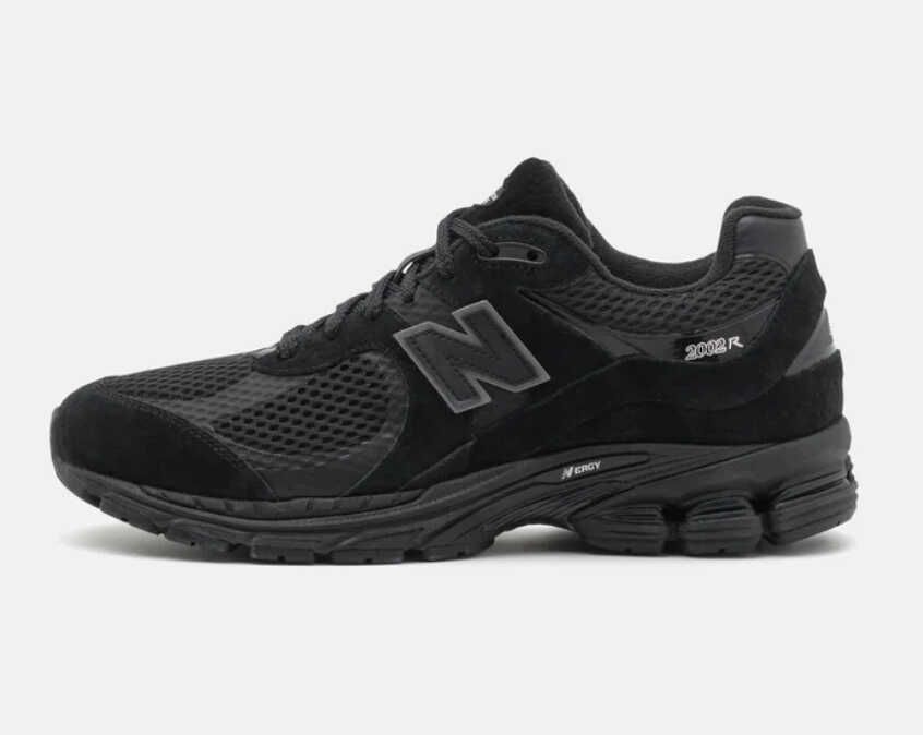 New Balance M2002R Unisex Sneaker für 70,36€ statt 131,95€