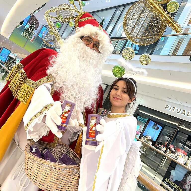 Lokal Aachen am 06.12.   Besuch des Nikolaus & für die Kleinen gibt es ein Geschenk